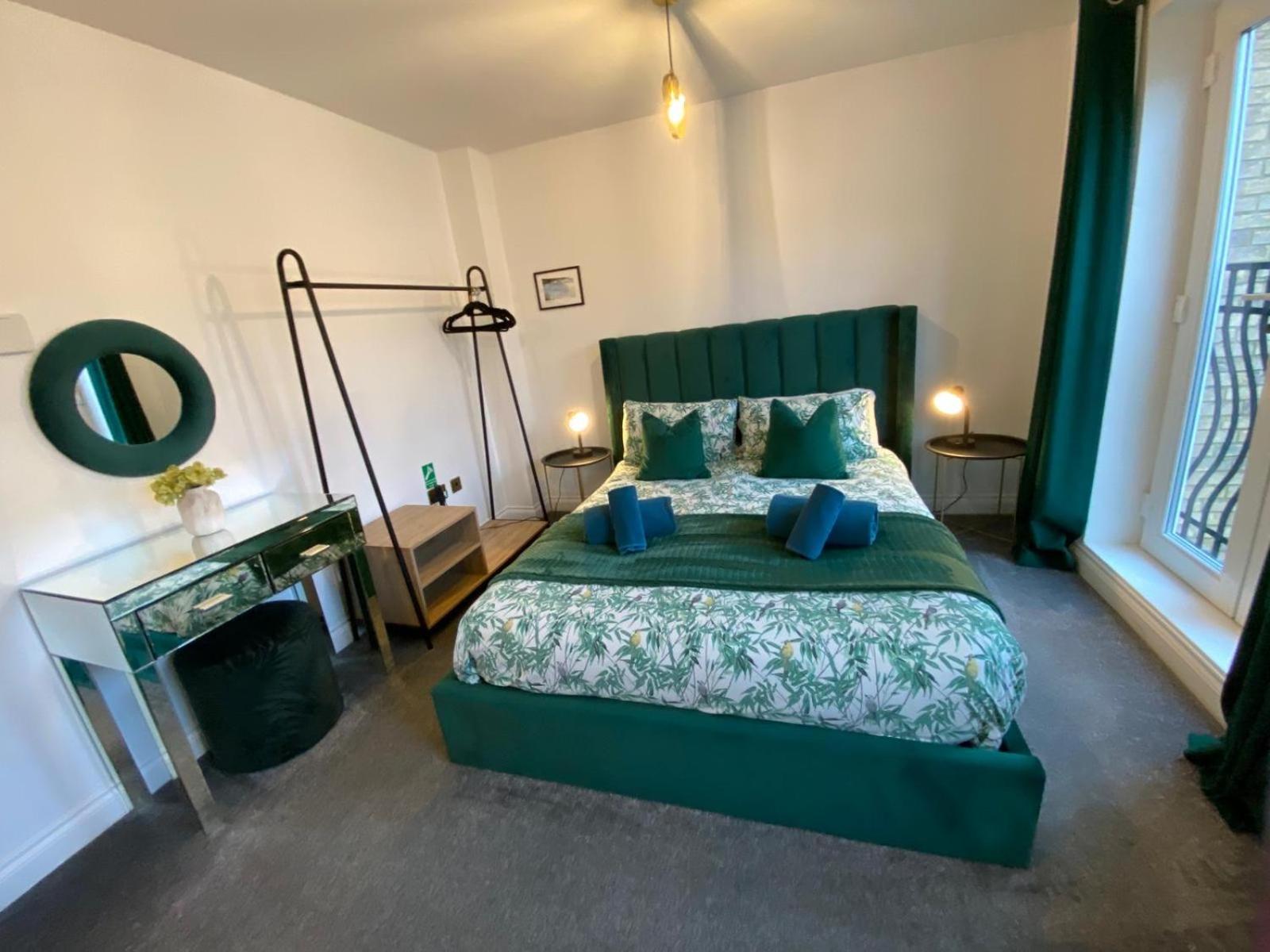 Bay Retreat Holiday Home Apartment The Bay ฟายลี ภายนอก รูปภาพ